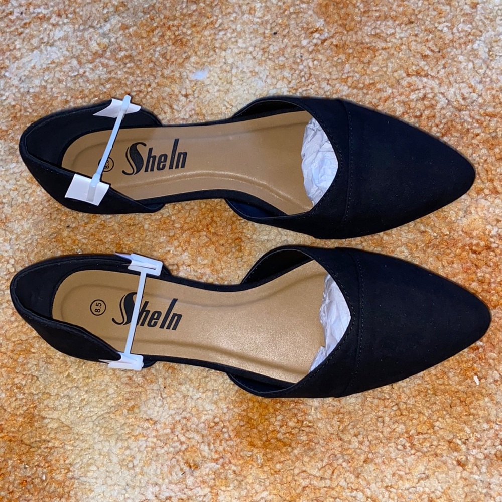 Sheln women’s pointed toe style slip on.